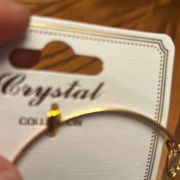 NWT WOMEN CRYSTAL COLLECTION GOLDTONE ADJUSTABLE BLING HEART CROSS LOVE BANGLE - Picture 5 of 5